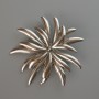 Brosche/Anhänger Chrysanthemenblume, silberfarbenes Metall, 60×60 mm