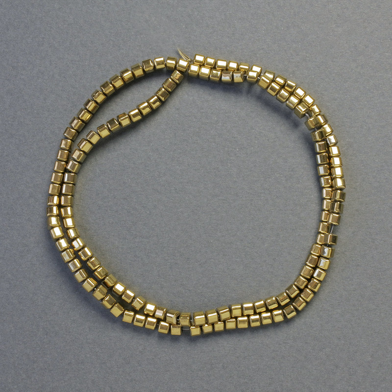 Hämatit-Würfelperlen goldfarben, Ø 3×3 mm, Stranglänge ca. 40 cm