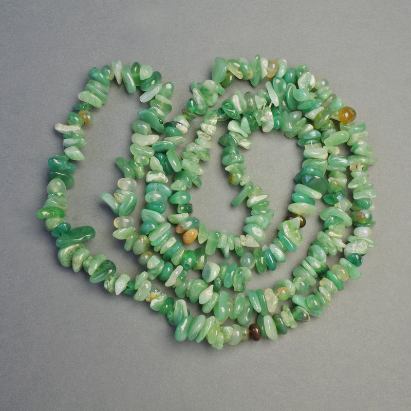 Grüne Achat-Perlen auf Schnur, Naturstein-Chips, Durchmesser ca. 5×2 mm, Länge ca. 82 cm