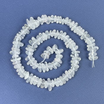 Bergkristall-Chips 9–12×2–4 mm auf Faden, Länge 39 cm+