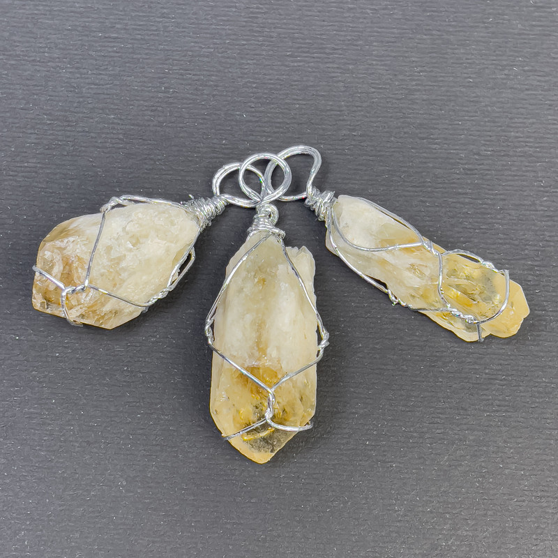 Anhänger aus rohem Citrin, Drahtfassung 38×47×17 mm+
