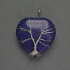 Herzanhänger aus Lapislazuli, 31 × 31 × 38 mm ±, in silberfarbenem Metallgeflecht eingefasst