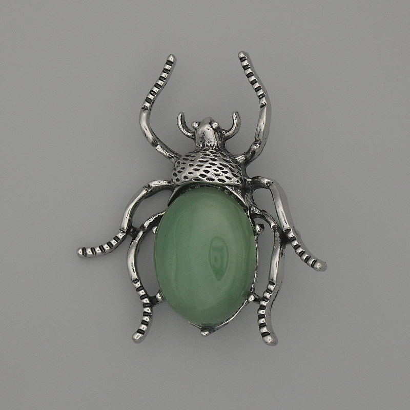 Brosche-Anhänger Käfer mit Nephrit, 44 × 37 mm, silberfarbenes Metall