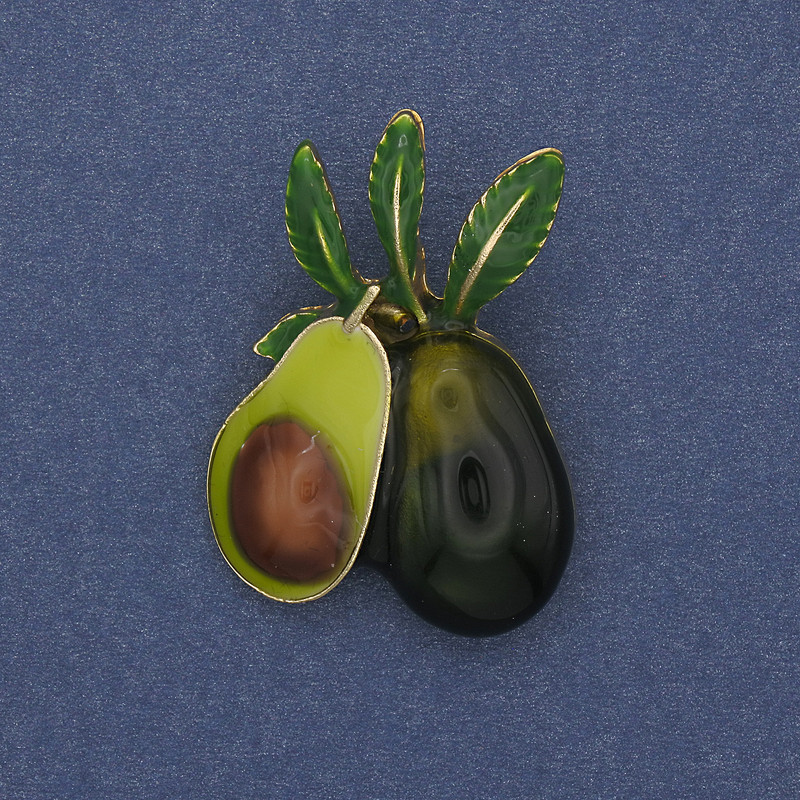 Avocado-Brosche mit farbiger Emaille und goldfarbenem Metall, 39 × 27 mm+