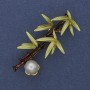 Brosche mit Anhänger Bambus mit Perle, emailliert, 27×49 mm ± goldfarbenes Metall