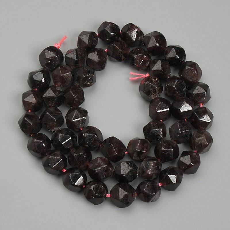 Granatperlen, facettiert, Durchmesser ca. 8 mm, Länge ca. 38 cm