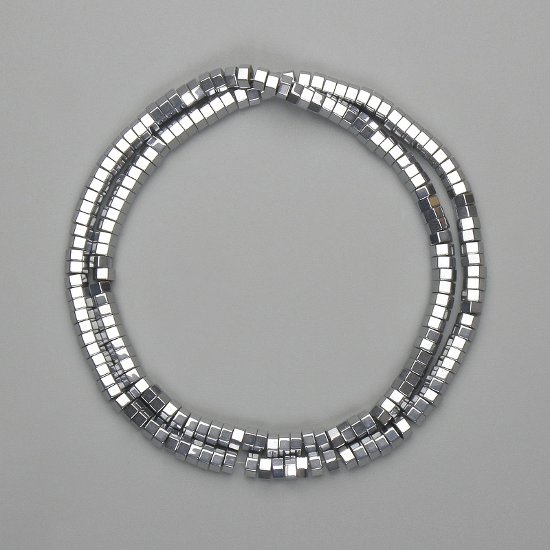 Facettierte Hämatit-Rondellperlen silberfarben 4×2 mm ± Länge 40 cm+