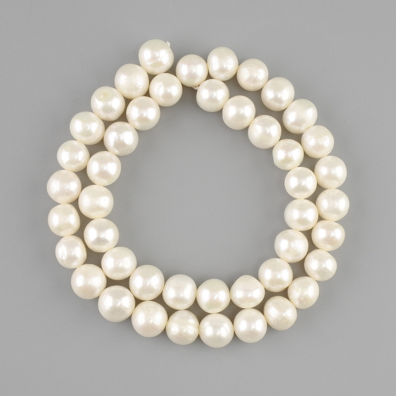 Perlen aus natürlichen Flussperlen 8–9 mm, Länge ca. 38 cm
