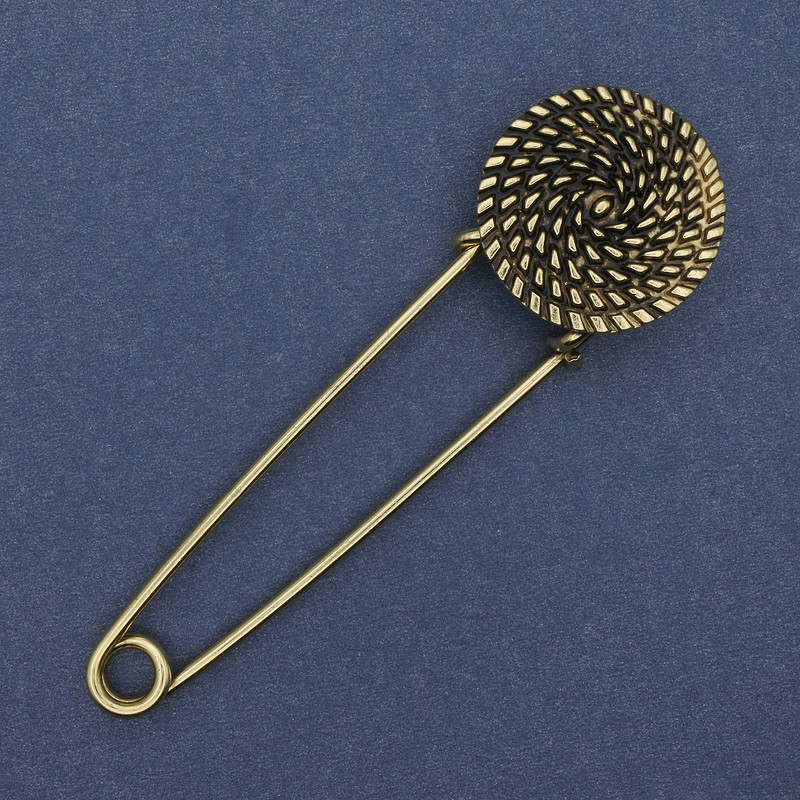 Nadelbrosche aus goldfarbenem Metall 75×22 mm+