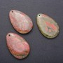 Anhänger aus Heliotrop-Jaspis Tropfenform 55 × 35 mm