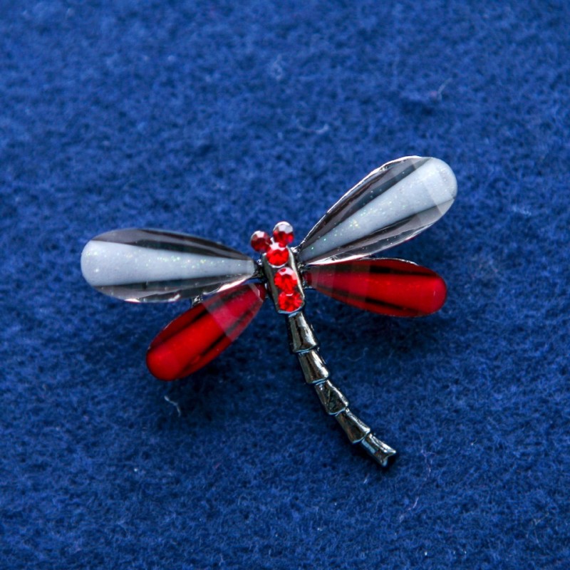 Brosche Libelle mit Kristallen, silberfarbenes Metall, 32×43 mm