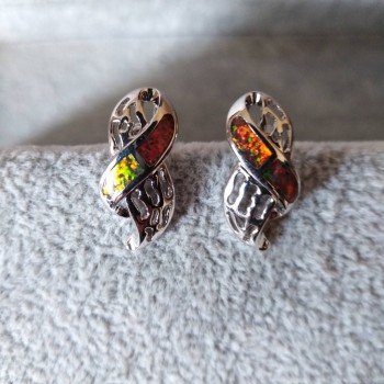 Filigrane Ohrstecker mit Opal, silberfarben / 20×10 mm