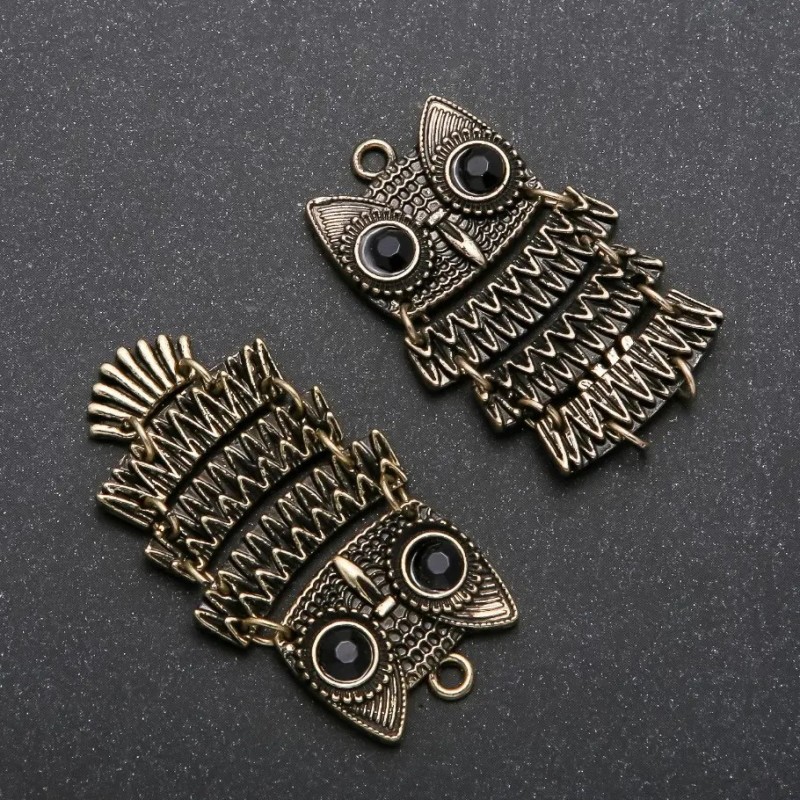 Bronzefarbener Eulenanhänger 48 × 26 mm