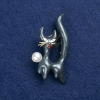 Sale! Kätzchen-Brosche aus goldenem Metall, Emaille und Glasperle 50×26 mm +