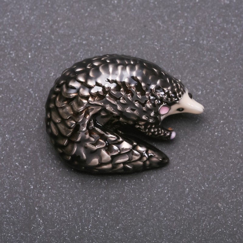 Brosche 'Igel' silberfarbenes Metall und Emaille 38x29 mm +