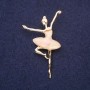 Brosche Ballerina Perlmutt 30×49 mm Gelbmetall