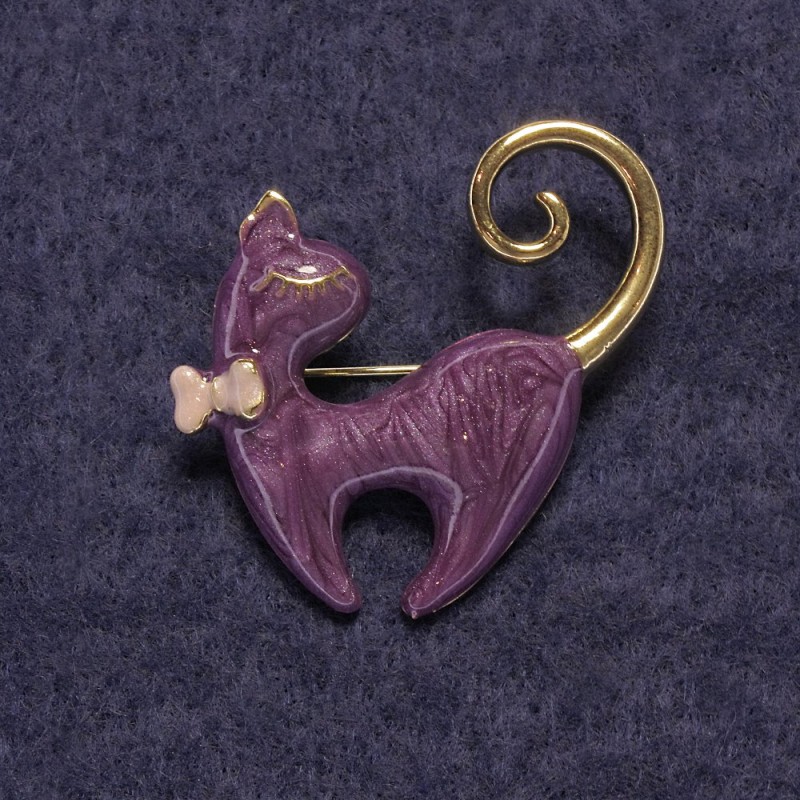 Brosche Kätzchen violettes Perlmutt, goldfarbenes Metall, 37 × 38 mm
